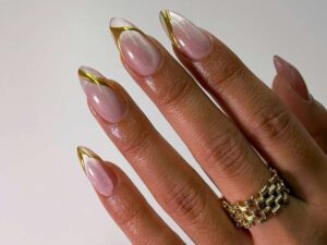 Try These 15 Ideas for Golden Nail Art for Every Length of Nail