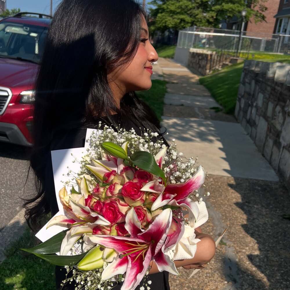 There Are Four Ways to Personalize Your Bouquet for Meaningful Gifting
